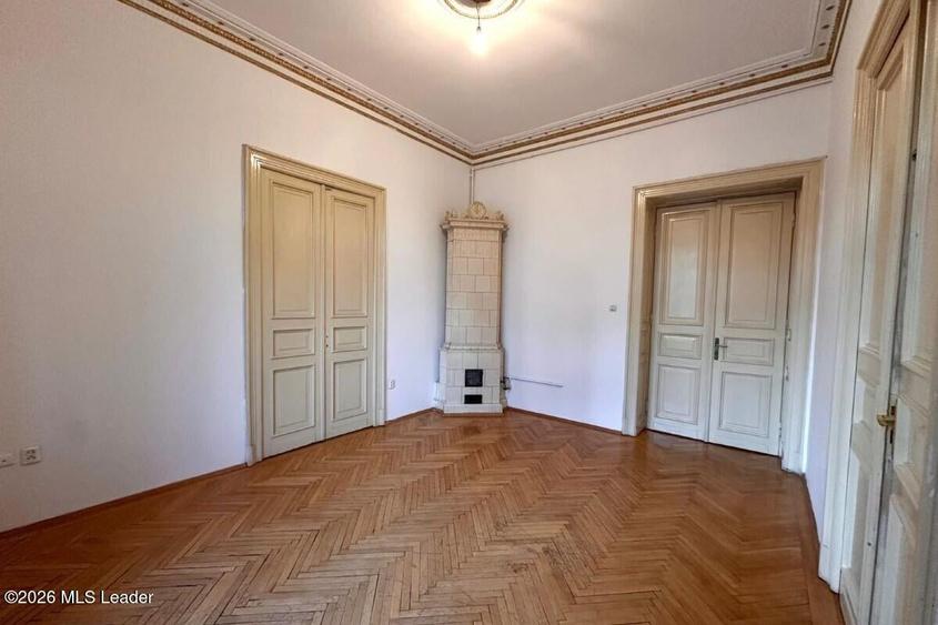 B-dul Carol Nr. 59, 219 mpu, 8 Camere, Etaj 1 din 3, Balcoane 11 mp! - 13