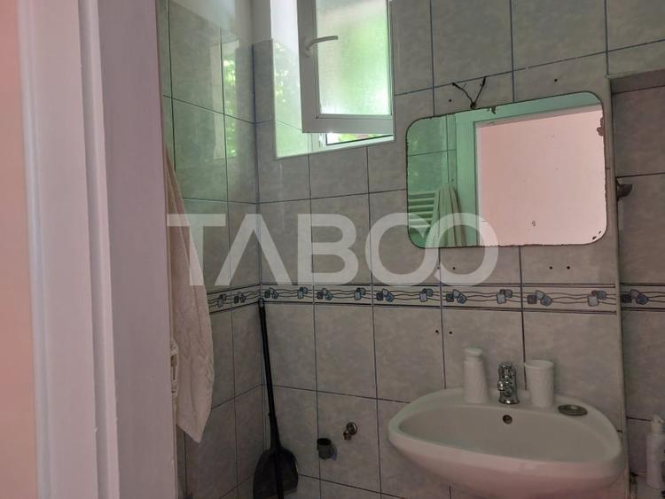 Apartament la casa 52 mp 2 camere terasa pivnita central Cisnadie - 10