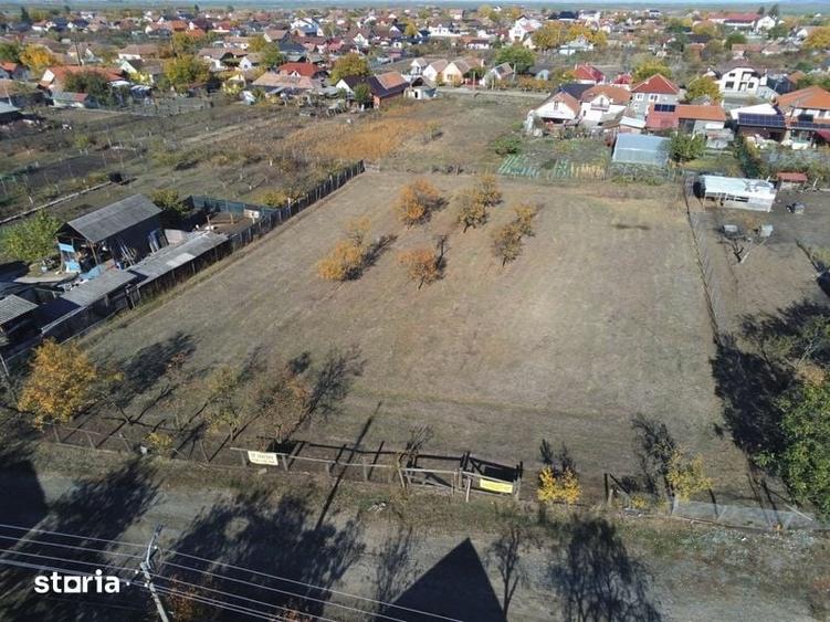 Teren de 300 mp, în Păuliș
