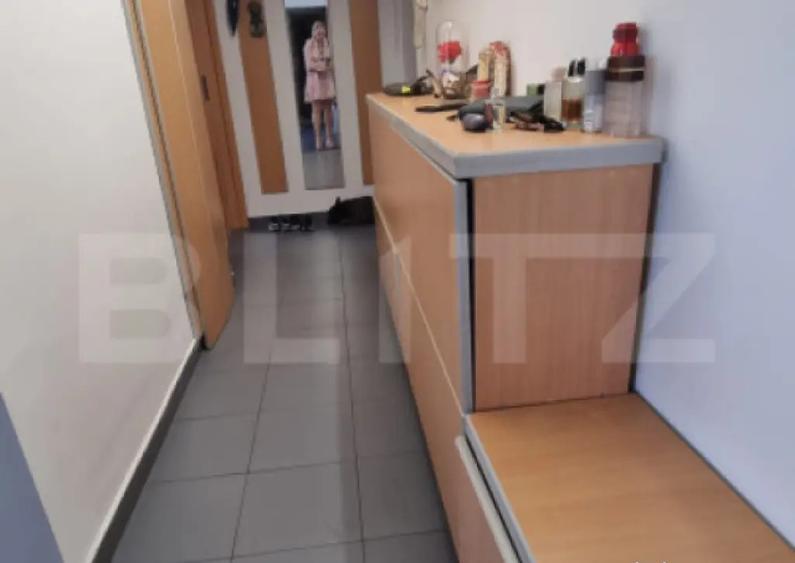 Apartament de vanzare, cu 3 camere, 61 mp, zona semicentrala - 2