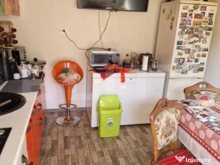 Casa de vanzare, cu 3 camere, 100 mp, zona Saule?ti - 2