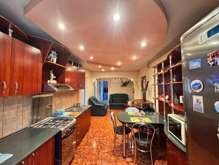 Apartament 3 camere, 65 mp, zona Centrala