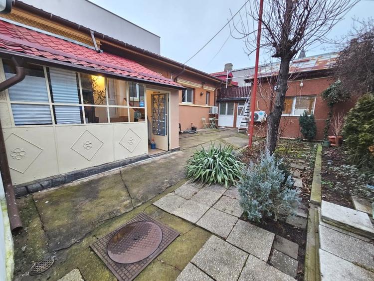 Casa individuala | Zona Costeasca | Curte 113 mp | M. Jiului 16' | 203 mp teren - 1