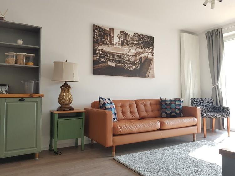 Studio premium pe pietonala Coresi Kasper, mobilat, utilat, parcare si boxa - 5