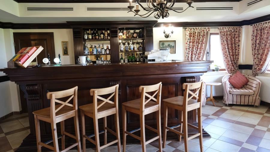 Vanzare hotel in zona superba de munte cu priveliste incredibila din camere - 40