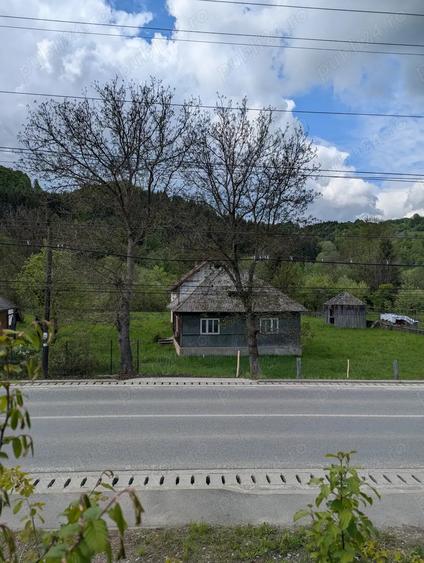 Vand casa ?i teren in comuna Moisei langa drumul principal DN 18 - 1