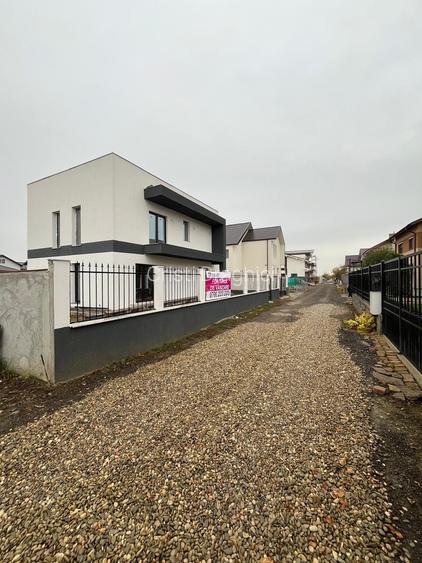 Casa individuala de vanzare