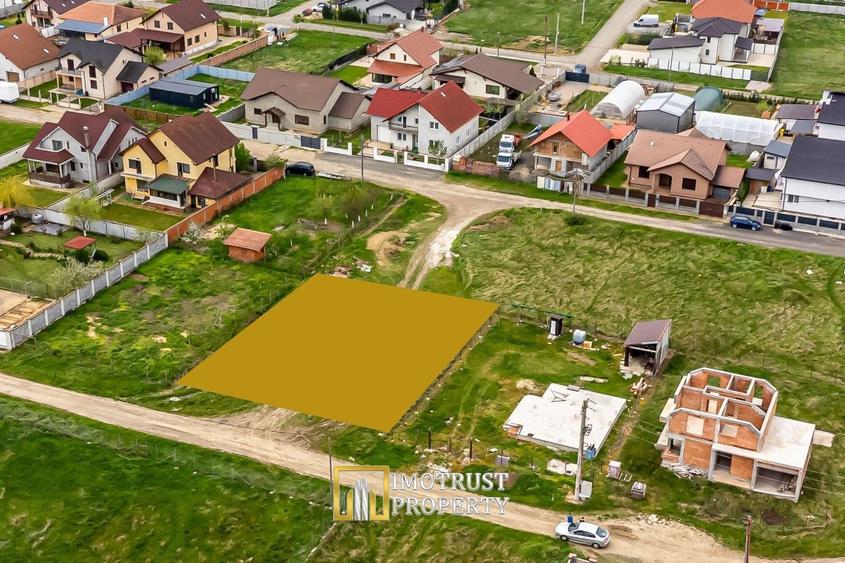 Teren Construcții intravilan de 748 mp, în Livada