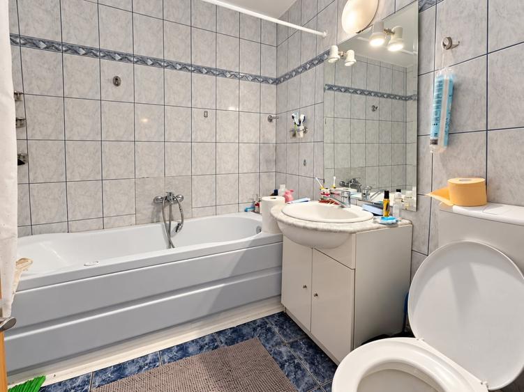 Apartament cu 2 camere decomandat în Dristor