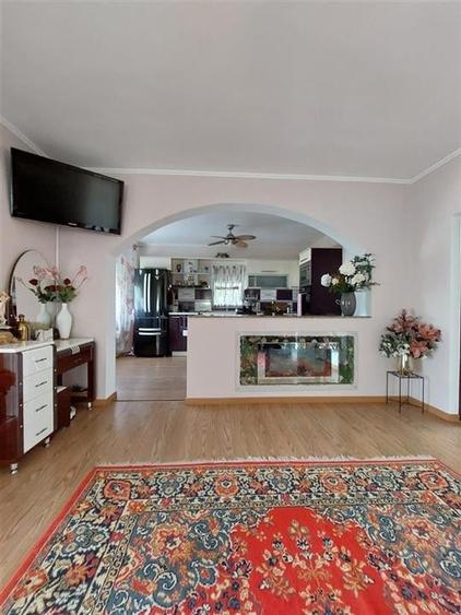 Vila de vanzare P+1 si  4200 mp teren in Com Livezi - 5