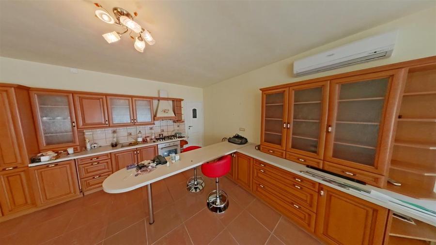 Casa mare si frumoasa cu 5 camere in Gradiste - 9