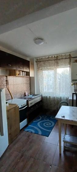 Inchiriez apartament cu 2 camere decomandat - 1