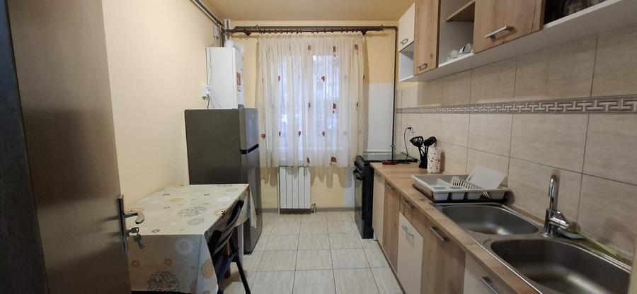 Tomis 3-  Apartament 2 camere  , parter cu balcon, centrala gaze - 1