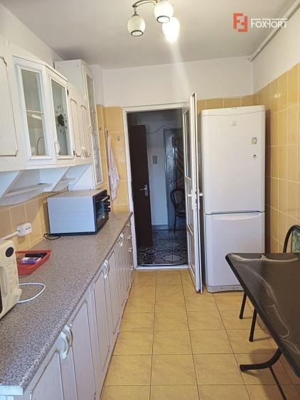 Apartament cu 3 camere decomandat, mobilat în Complex Studențesc
