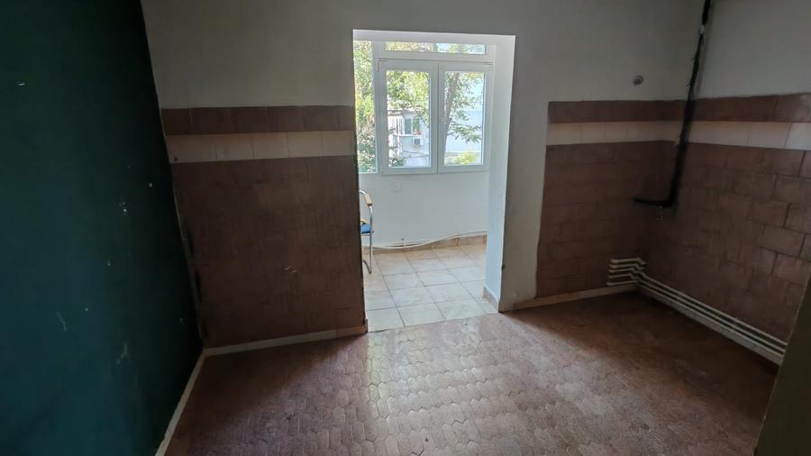 Apartament cu 3 camere decomandat în Micro 14