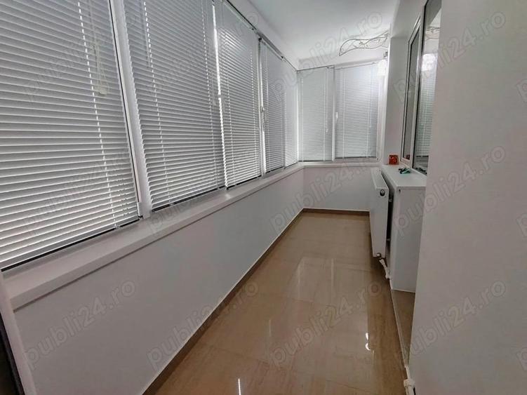 Apartament 3 camere lux ,etaj: 2din4, decomandat,central - 2