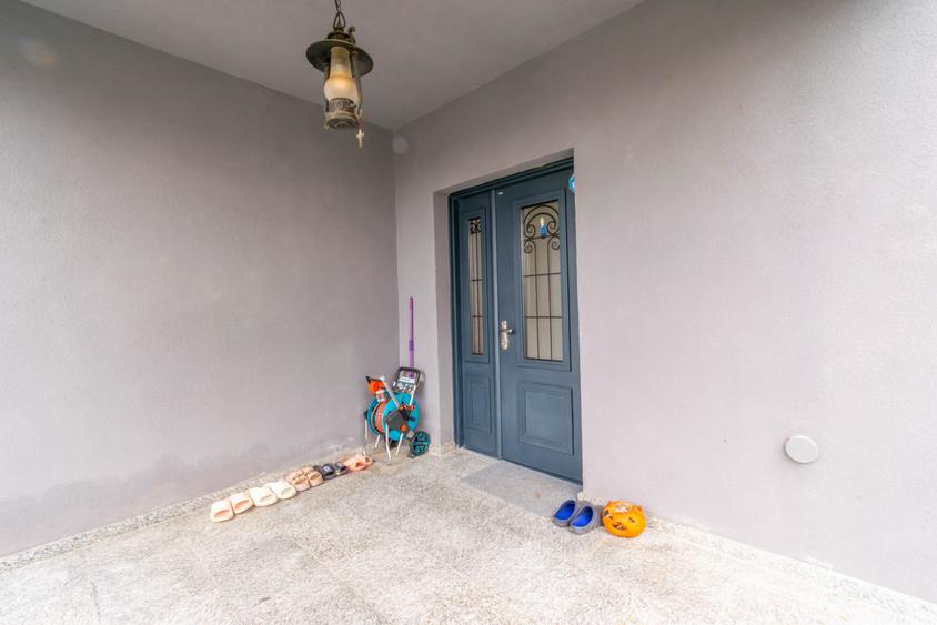 Locuinta construită pentru a fi locuită, nu doar admirată, complet mobilata - 19