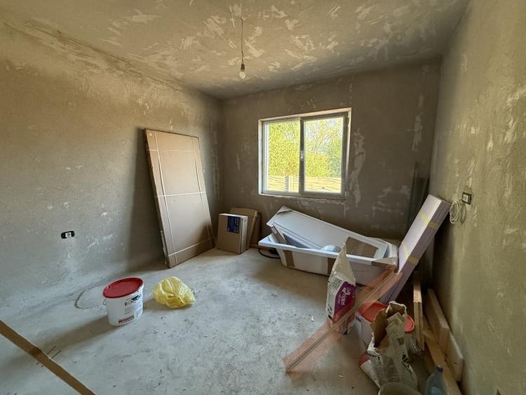 Casa individuala, 4 camere, 2 bai, 110 mp utili, 408mp teren in Utvin - 6