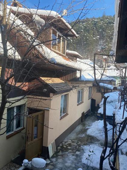 Proprietar, singur in curte, vand casa in Ra?nov! - 2