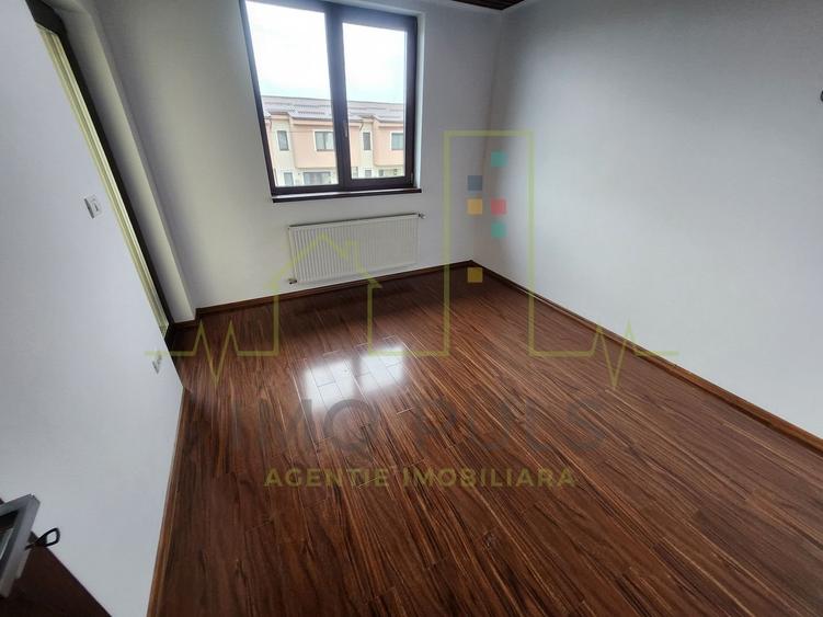 Timisoara. 914 Teren. 7 Bai. 2 Garaje. Zona Ciarda Rosie. Posibilitate rate - 15