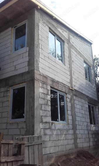 Casa P+1 160 mp + pivni?a ?i curte construc?ie la ro?u Str. Valeriu Brani?te 38B - 1