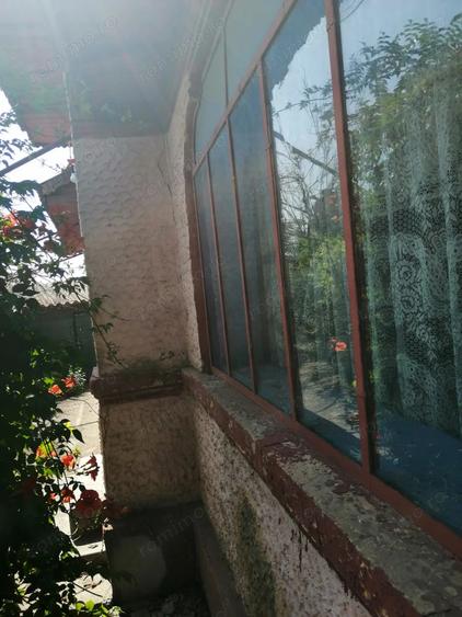 Teren intravilan de vanzare pe care se afla o casa batraneasca - 7