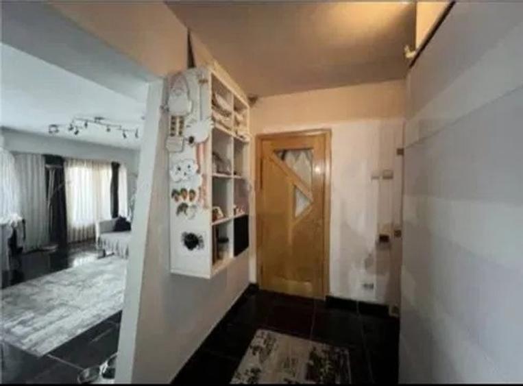 Apartament cu 3 camere, decomandat, etaj 3/7, zona Cug - 4