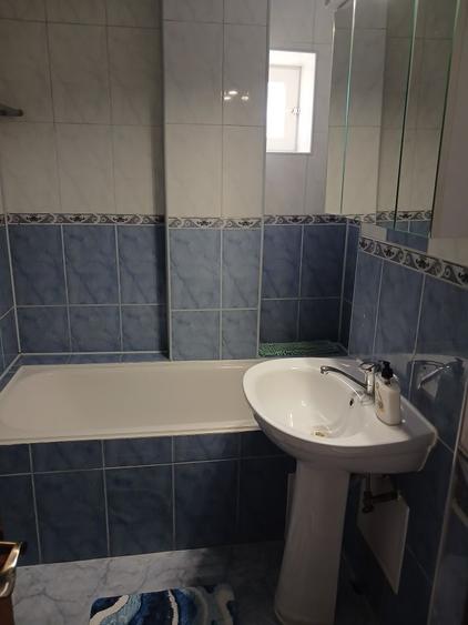 Inchiriez apartament 4 camere - 8