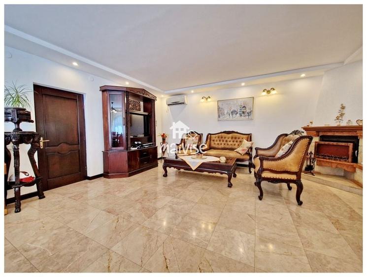 Casa deosebita de vanzare- zona Craiter - 1