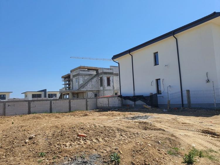 Exclusivitate-Mamaia Sat, str.M20, teren 455mp, 19m/25m desc.,aproape de lac - 11