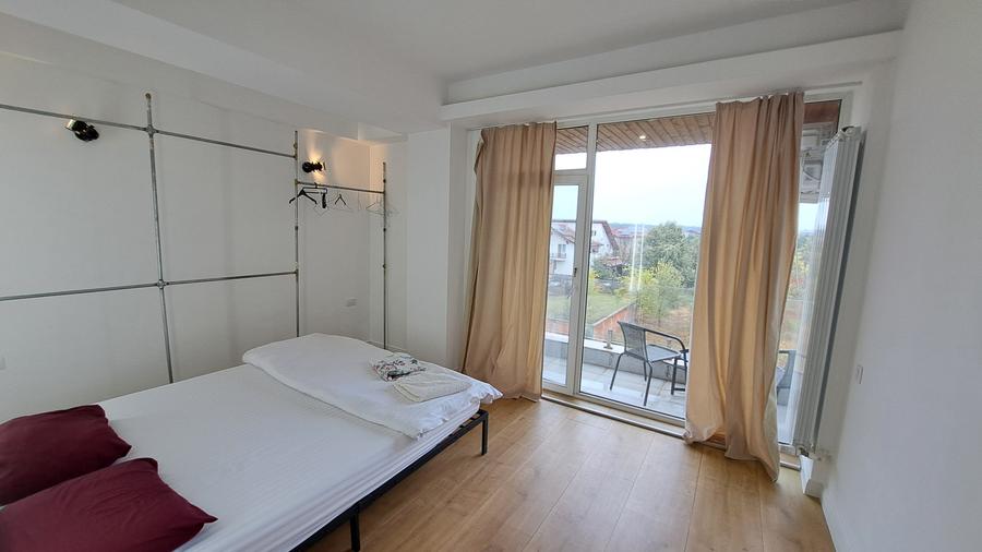 APARTAMENT 3 CAMERE CU 3 BAI - LUX - LOC PARCARE - COMISION 0 - 44