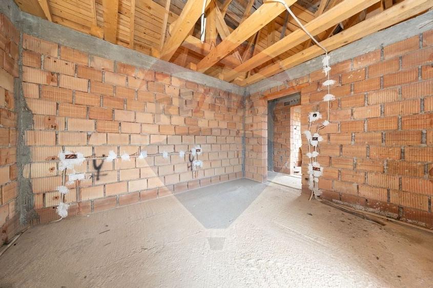 Casă P+1 la roșu + anexă mobilată - 22