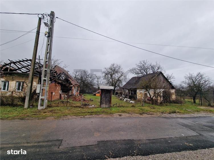 Teren mare cu 2 case de demolat in Gepiu - 5