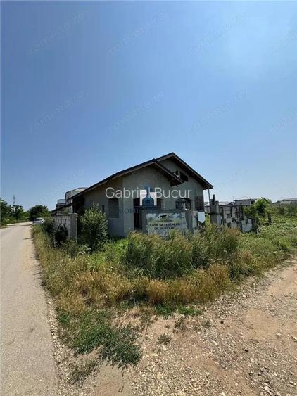 Vanzare Casa Com. Berceni Parter la rosu