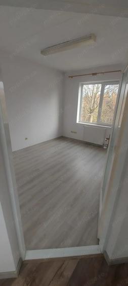 Spa?iu de inchiriat pentru birouri- doua incaperi, fiecare de 12 mp, zona Decebal, Oradea - 1