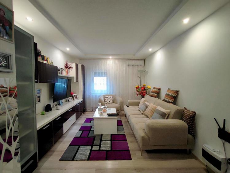 Apartament 3 camere mobilat de vanzare in zona CET - 1