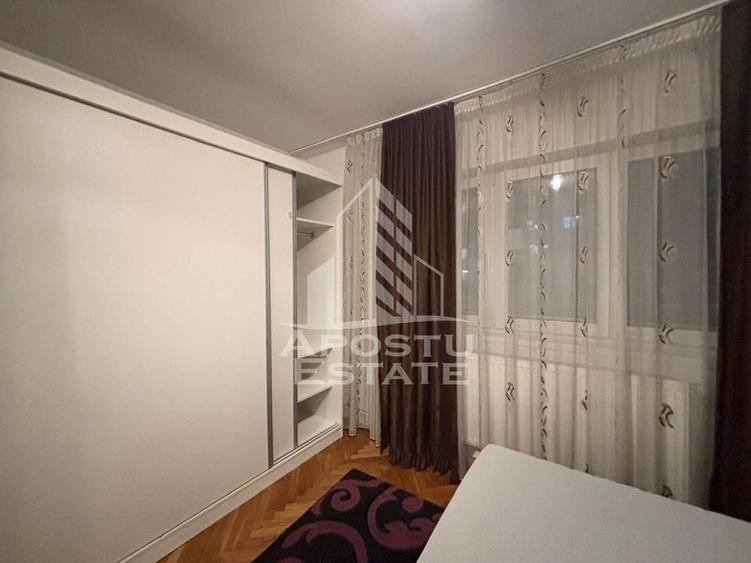 Apartament cu 3 camere, Decomandat, Centrala Proprie, zona Sagului - 4
