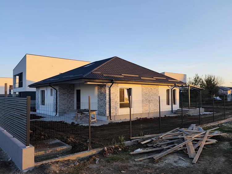 FARA COMISIOANE in Gulia casa 4 camere 2 bai PARTER pod placa incalzire pard 560 - 7