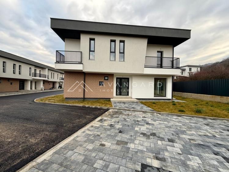 Case cuplate moderne in cartier privat – confort si intimitate garantate - 19