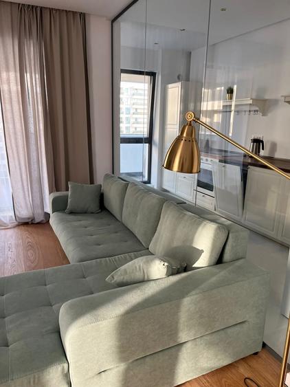 Apartament cu 3 camere semidecomandat în Floreasca