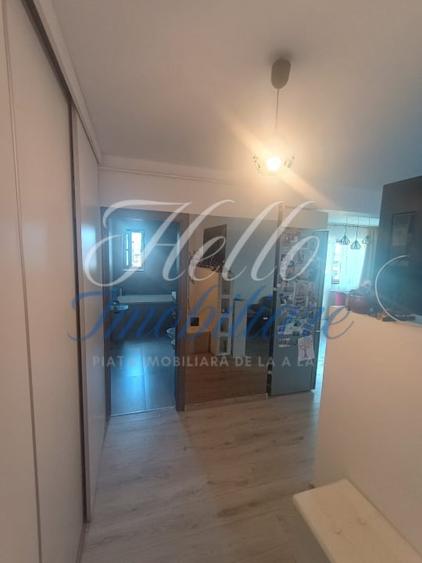 Apartament cu 3 camere semidecomandat în Florești
