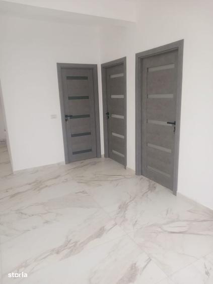 Casă cu 4 camere în Lumina