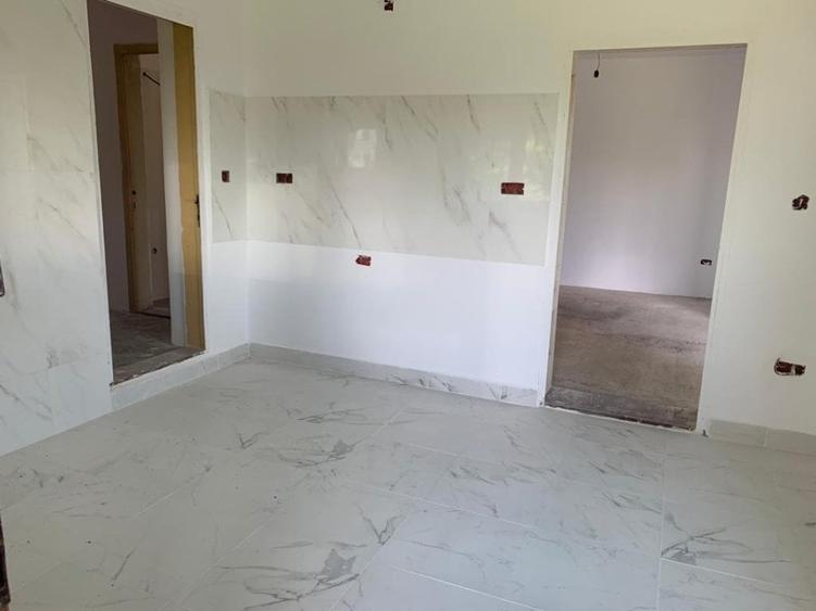 Vânzare Casă Unică în Frumoasa Zonă de Deal - 12