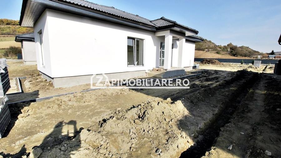 Casă la cheie pe 1 nivel 4cam. 2 bai,1 dresing 650 mp. teren - 22