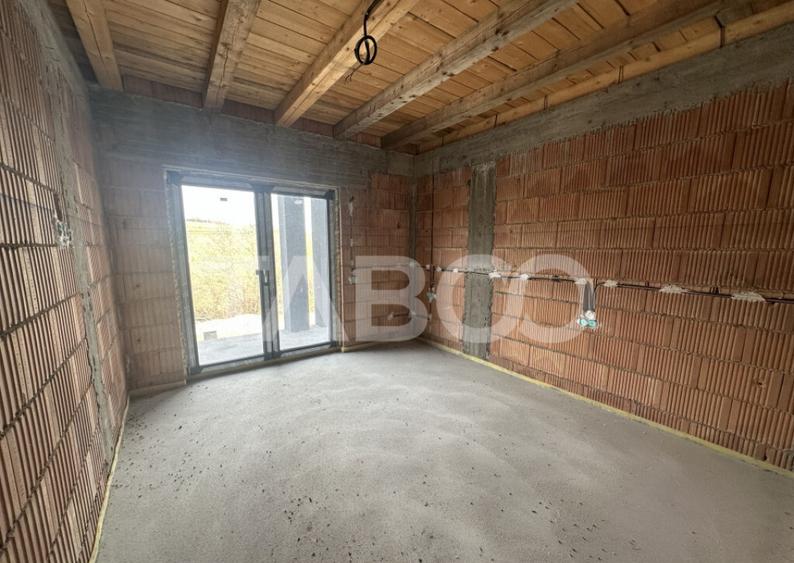 Casa individuala cu 4 camere 2 bai 500 mp teren 2 teras - 1