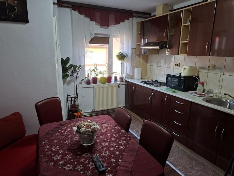 Apartament de vanzare - 5