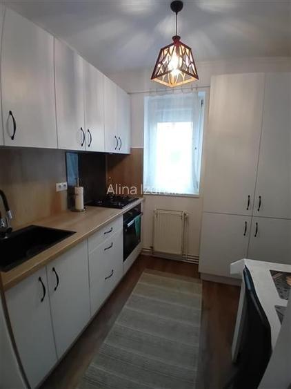 Apartament de vanzare etaj 2 cu pivnita Piata Noua