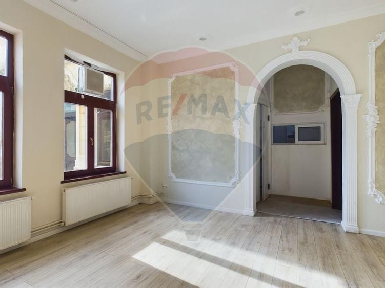 Se vinde spatiu comercial cu 2 saloane 2 bucatarii Ultracentral - 10