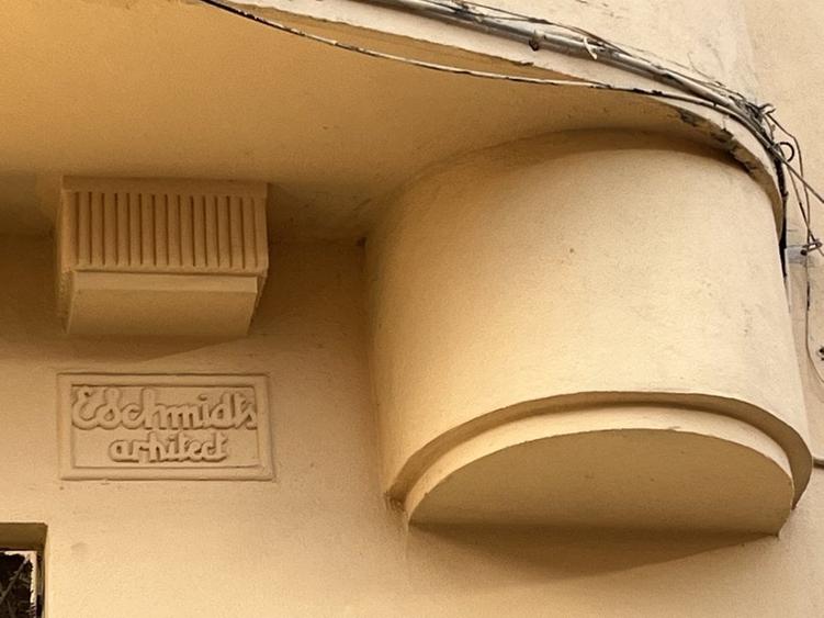 Villa with Art Deco Elements - 2