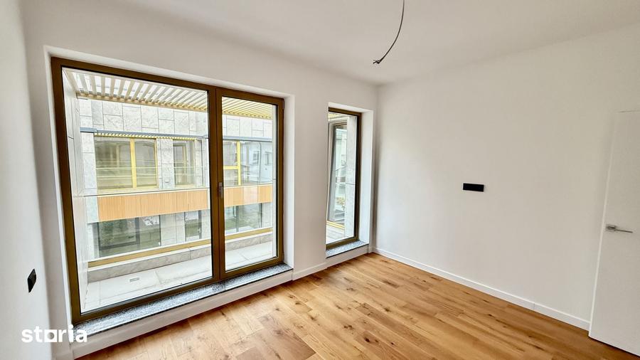 Casă cu 4 camere cu Teren 250 Mp în Central